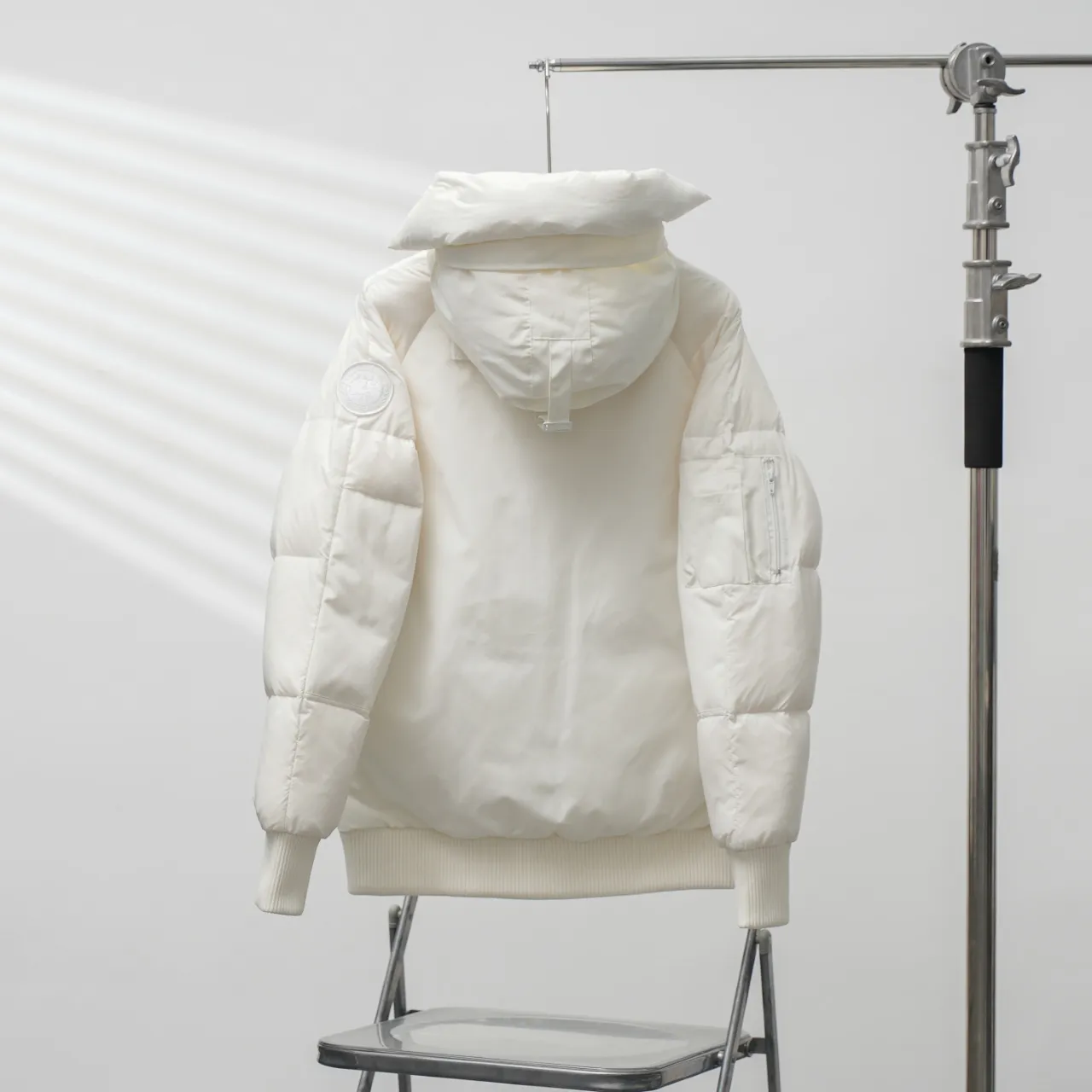 P840 CANADA GOOSE丨Canada Goose 2056 Soft Sleeve Pilot Hooded Down Jacket Color: White Size: XXS-XXL